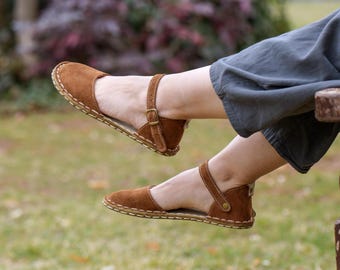 Sandalias de gamuza marrón de piel auténtica para mujer, estilo descalzo, con remaches de cobre.