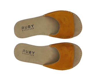 Pantoufles minimalistes et durables pour femmes – Mules minimalistes en cuir suédé jaune, bout large, style de vie minimaliste