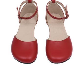 Sandales Mary Jane minimalistes pour femmes, modèle large, en cuir véritable rouge.