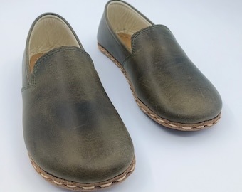 Green Leather Barefoot Yemeni Shoes: Wide Toe Box Slip-On Loafers