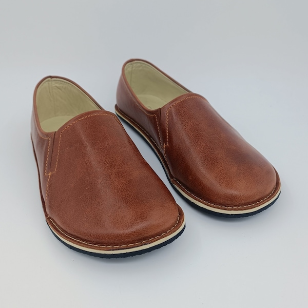 Minimalist Brown Leather Barefoot Shoes Men Natural Movement and Durability, Rubber Sole Moccasins, Narrow Heel Wide Toe Box Comfy Slip On