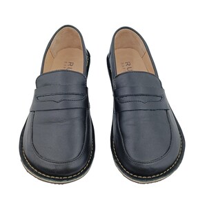 Mocassins minimalistes en cuir rose : chaussures faites main à semelle plate et minimalistes image 12