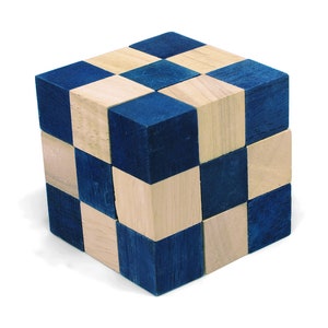 Blue Snake Cube - 3D Wooden Brain Teaser - Difficulty 4/6 Extreme - Leonardo da Vinci Collection