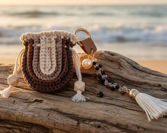 Boho Bag – Crochet pattern for a stylish Boho-style keychain