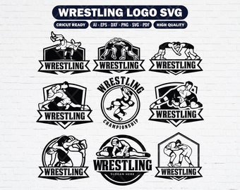 Op de afbeelding: Een set van negen zwart-witte worstellogo-ontwerpen. Elk logo toont twee worstelaars in een worstelpositie. De logo's zijn geplaatst tegen een witte bakstenen muur achtergrond. De tekst "WRESTLING" verschijnt op elk logo.