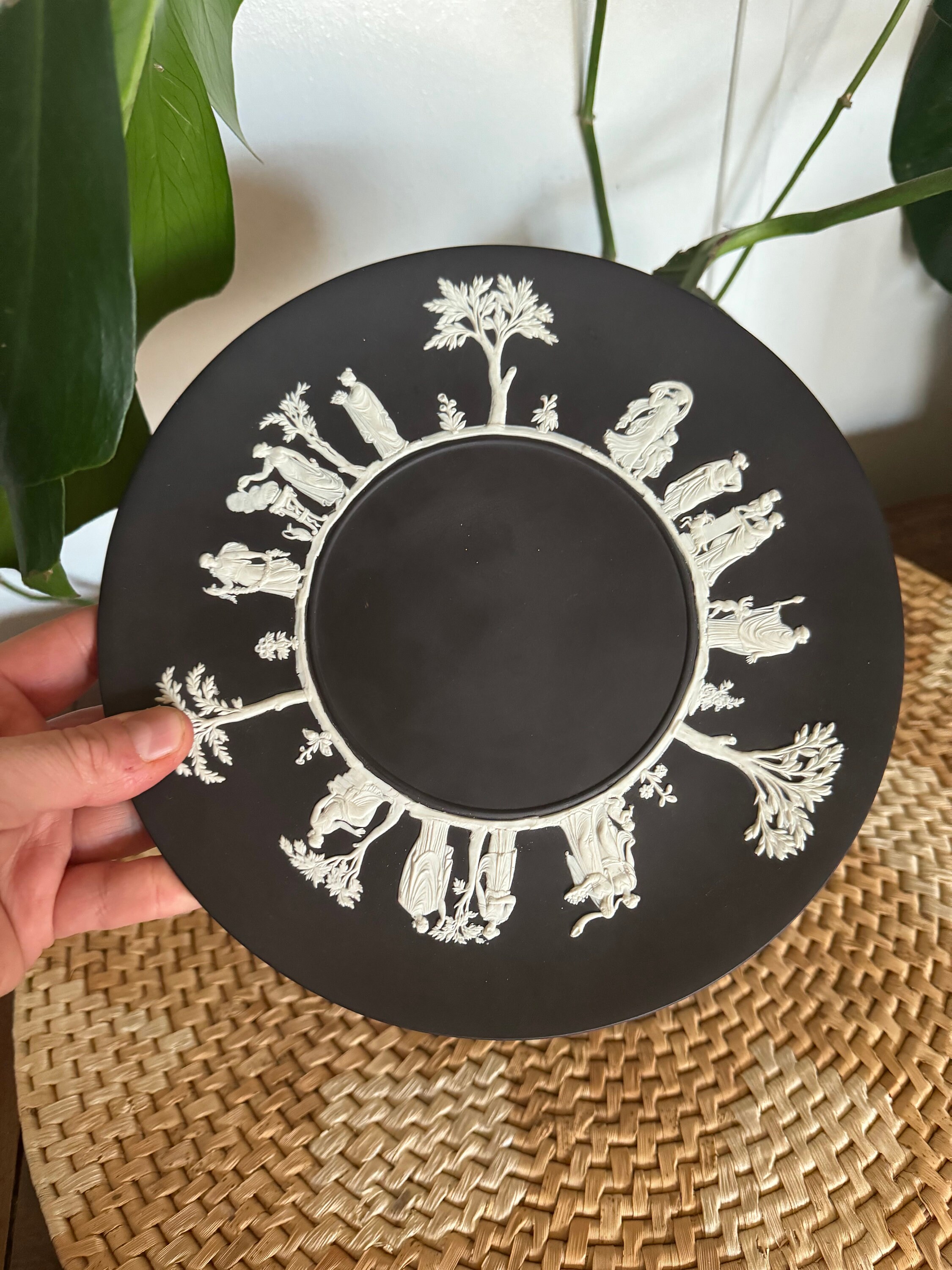 【WEDGEWOOD】アンティークプレート ウェッジウッドのマザーズプレート、1984年のジャスパーウェアプレート