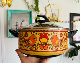 Vintage 70’s enamel Dutch oven pot with folk art design/ vintage bird/ hearts and flower pot with lid/