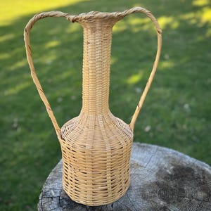 Vintage 1980’s wicker woven floor vase basket/ wicker decor/ boho decor