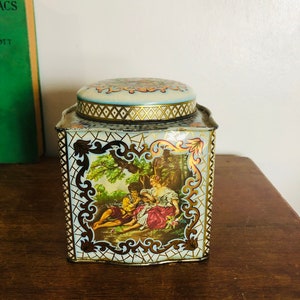 Vintage Metal Tin Box Old World Masterpieces of England Embossed Cooki –  TheFlyingHostess