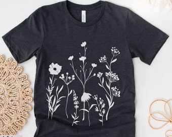 Minimalist Floral Shirt,  Pressed Flower Shirt, White Wildflower Tshirt,  Boho Graphic Tees For Women, Floral T Shirt, Cottage Core