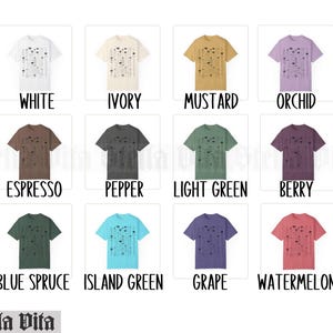 Camiseta gráfica Comfort Colors estilo boho con flores, camiseta floral para estilo cottagecore, camiseta gótica suave con flores negras, camiseta de moda para él o ella. imagen 9