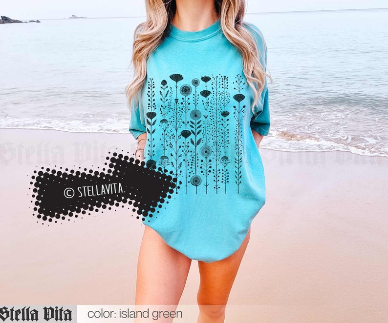 Camiseta gráfica Comfort Colors estilo boho con flores, camiseta floral para estilo cottagecore, camiseta gótica suave con flores negras, camiseta de moda para él o ella. imagen 8