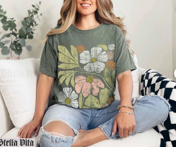 Comfort Color Floral Shirt, Boho Flower Tshirt, Cotton Oversized Graphic Tshirt, Wildflower Sweatshirt, Cottage Core, Whims Goth, Festival