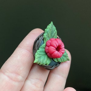 Raspberry Magnet image 1