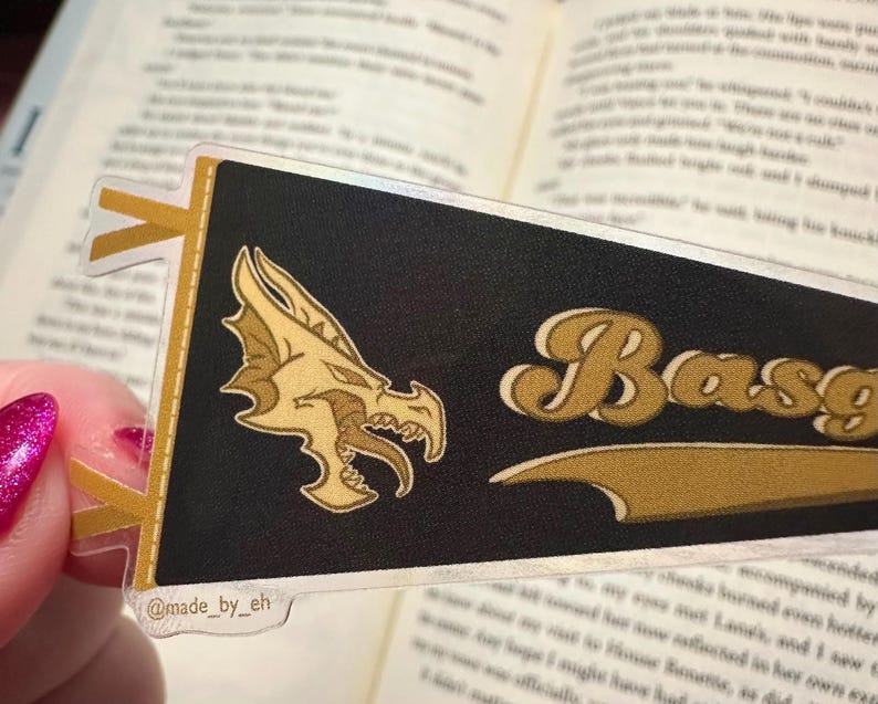 Basgiath Transparent Vintage Sports Pennant Fourth Wing Inspired Sticker immagine 2