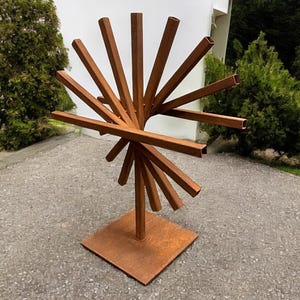 Rustic Metal Outdoor Sculpture – Modern Abstract Garden Art – Weathered Steel Yard Decor – Industrial Geometric Statement Piece