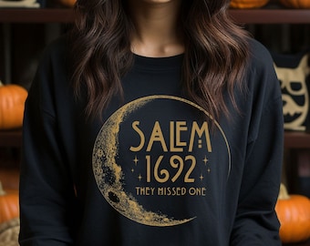 Salem 1692 They Missed One Sweatshirt, Hallo Moon Sweatshirt, Retro Salem Massachusetts Halloween Sweatshirt, Vintage Witches Hoodie