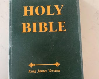 2006 Holy Bible, Paradise Press, Inc., Old & New Testaments, Authorized King James Version, softcover, good condition, 471 pages