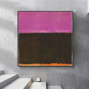 Op de afbeelding: Abstract schilderij met een horizontale verdeling. De bovenste helft is een levendig roze, terwijl de onderste helft een diep bruin is. Het schilderij heeft een textuur en een dunne oranje rand.