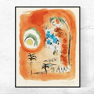 Puede incluir: Impresión enmarcada de una obra de arte de Marc Chagall. La impresión presenta a una mujer sosteniendo flores azules, sobre un fondo naranja y amarillo. La obra tiene un estilo surrealista con un sol y palmeras.