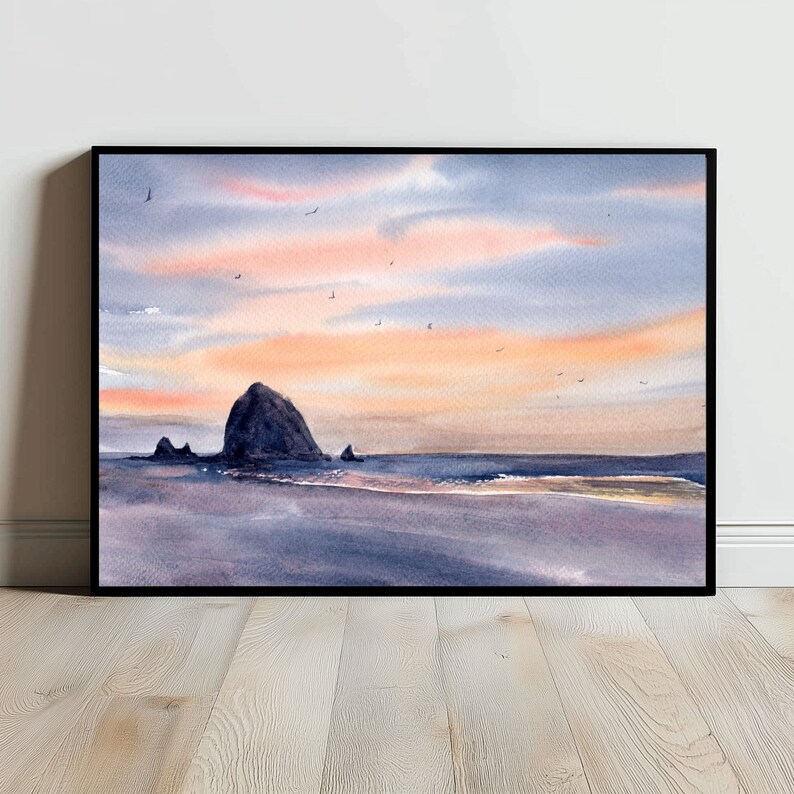 Puede incluir: Una pintura de acuarela de una isla rocosa en el oc&eacute;ano al atardecer. El cielo es una mezcla de rosa, naranja y azul, y hay p&aacute;jaros volando por encima. El agua es de un azul profundo y la arena es de un marr&oacute;n claro.