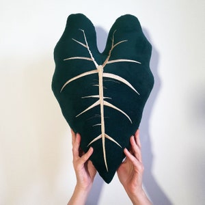 Luxury Urban Jungle Leaf Pillow, Tropical Escape Designer Pillow, Stylish Urban Jungle Pillow, Super Gift for mom, Excellent home decor