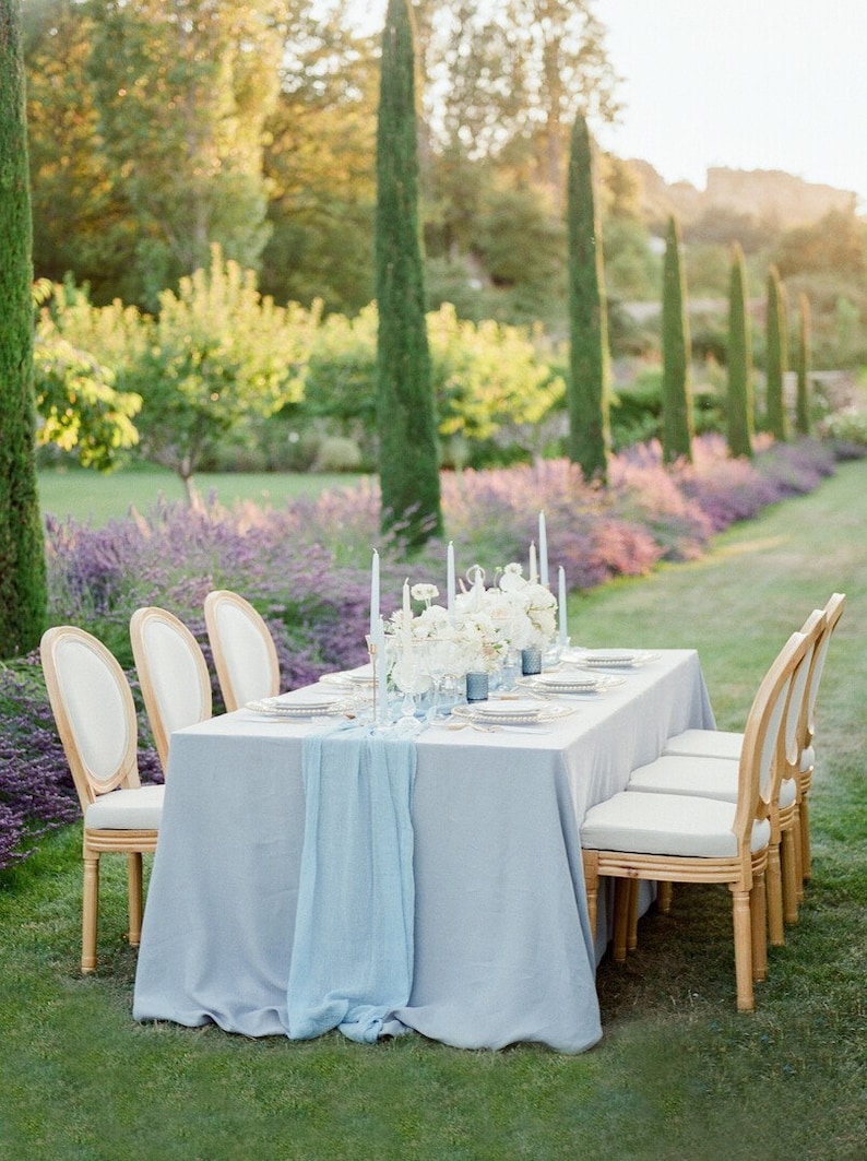 Hellblaue Hochzeitstischdecke, himmelblauer Gaze-Tischläufer, schicke Babyparty-Party, Baldachin für einen Hochzeitsbogen aus Holz, leichte rustikale Hochzeit Bild 3