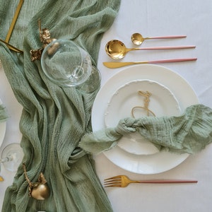 Centres de table de mariage olive, chemin de table en gaze, rideau de douche en gaze olive, fond vert pour la célébration, accessoires photo verdure fraîche image 5