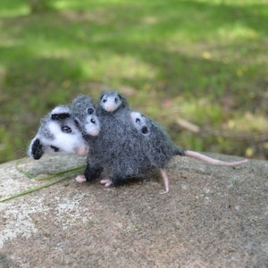 Opossum mommy with babies figurine Needle felted realistic opossum gift Handmade collectible cute sculpture Wool miniature animal
