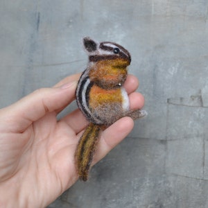 Needle felted chipmunk animal brooch for women Handmade wool replica pin Woodland animal jewelry Realistic felted image 1