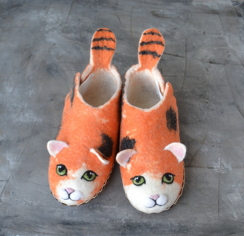 Custom cat slippers with a portrait of your pet from a photo for kids Personalized felted wool baby booties Handmade toddler warm home shoes image 6