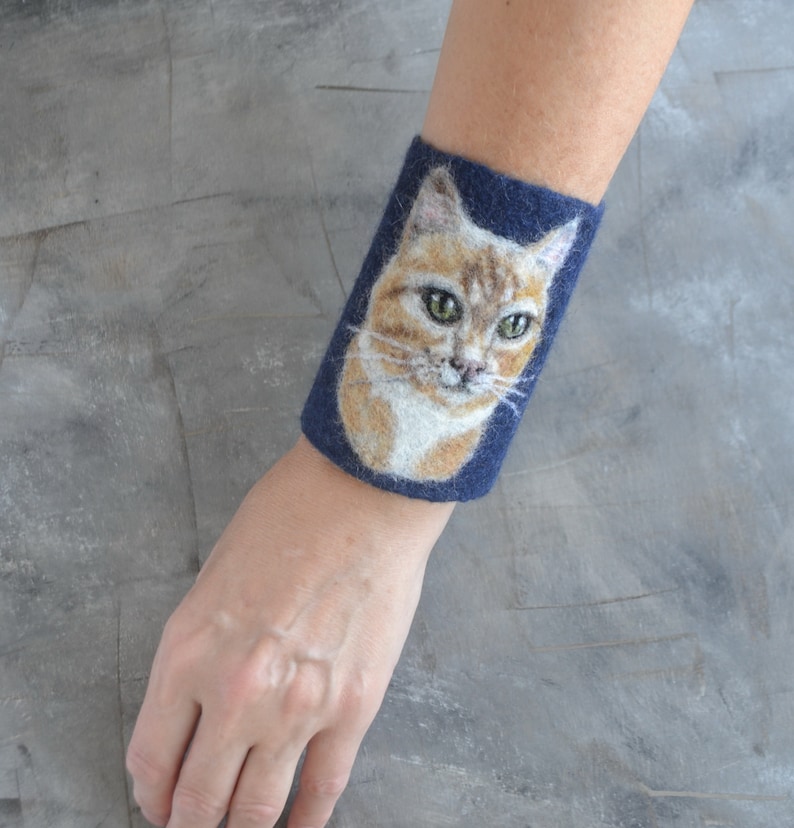 Custom-cat-portrait-from-pet-photo-Personalized-felted-wool-wrist-cuff-pet-replica
