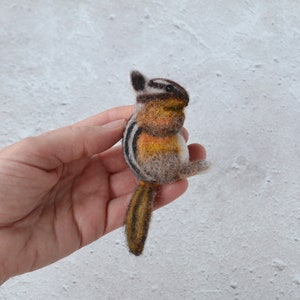 Needle felted chipmunk animal brooch for women Handmade wool replica pin Woodland animal jewelry Realistic felted image 10