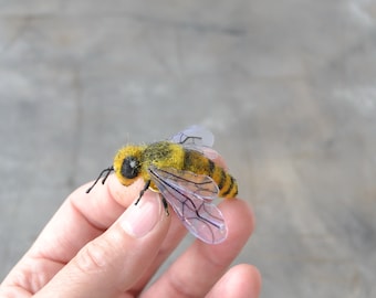 Bee 3d miniature brooch Needle felted wool realistic bee pin for women Handmade insect replica jewelry Beekeeper apiary gift