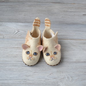 Custom-cat-slippers-with-portrait-of-your-pet-from-photo-for-kids