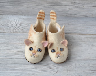 Custom cat slippers with a portrait of your pet from a photo for kids Personalized felted wool baby booties Handmade toddler warm home shoes