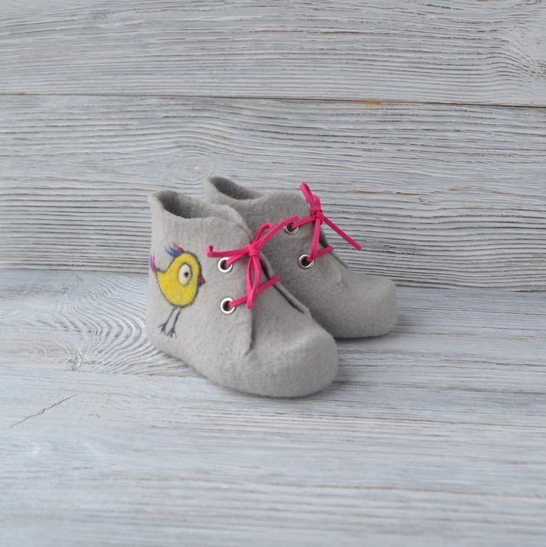 Handmade felted baby booties with birds Newborn choes fist Christmas baby slippers gift Photoshoot prop New baby boy gift image 9