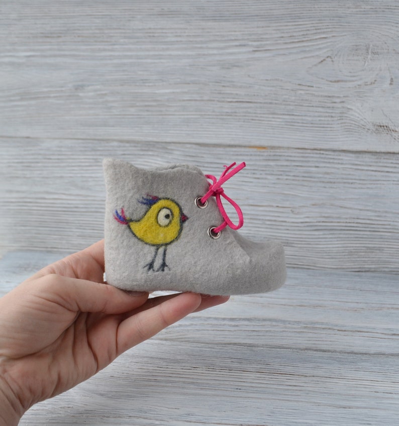 Handmade felted baby booties with birds Newborn choes fist Christmas baby slippers gift Photoshoot prop New baby boy gift image 4