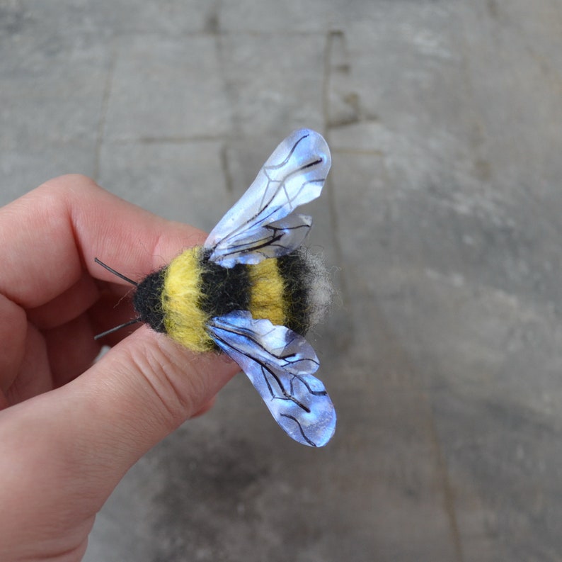 Wool-Bumblebee-3d-jewelry-Needle-felted-realistic-bee-summer-brooch-for-women