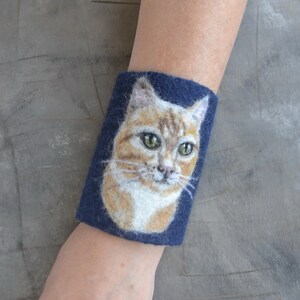 Custom-cat-portrait-from-pet-photo-Personalized-felted-wool-wrist-cuff-cat-mom-gift