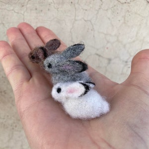 Handmade tiny bunny figurine Needle felted miniature rabbit replica for dollhouse Realistic wool hare ornament Christmas bunny decor