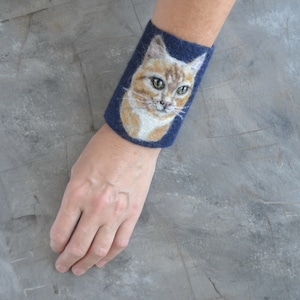 Custom-cat-portrait-from-pet-photo-Personalized-felted-wool-wrist-cuff-pet-loss-gift