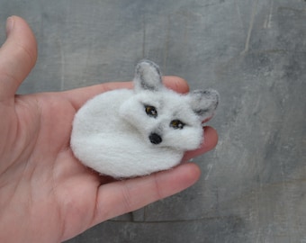 Handmade white arctic fox animal brooch for women Needle felted wool replica pin for girl Fox lover gift jewelry