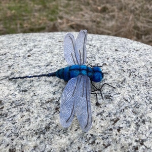 Dragonfly-replica-3d-Handmade-realistic-fake-insect-pin