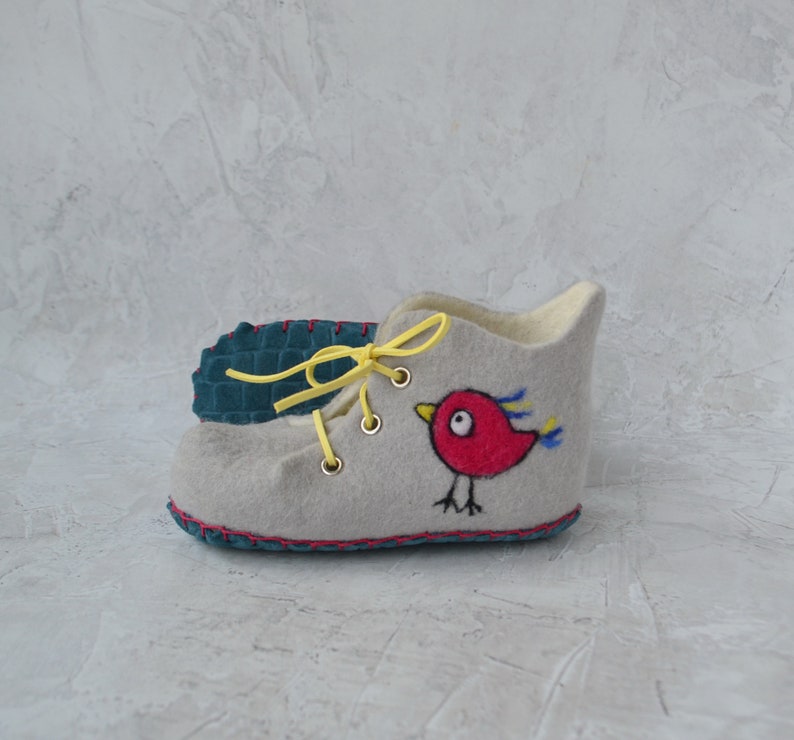 Handmade felted baby booties with birds Newborn choes fist Christmas baby slippers gift Photoshoot prop New baby boy gift image 7