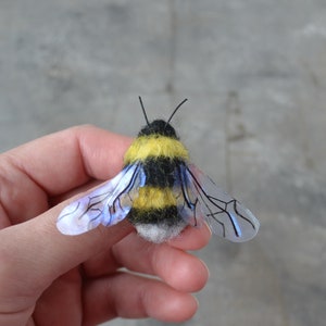 Wool-Bumblebee-3d-jewelry-Needle-felted-realistic-bee-pin-for-women
