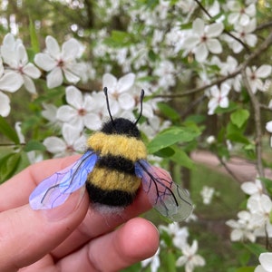 Wool-Bumblebee-3d-jewelry-Needle-felted-realistic-bee-brooch-for-women