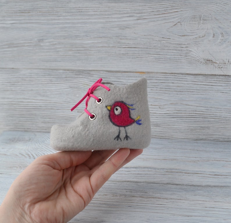 Handmade felted baby booties with birds Newborn choes fist Christmas baby slippers gift Photoshoot prop New baby boy gift image 5