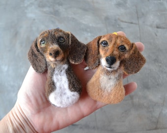 Handmade custom dog portrait from photo keychain Personalized dog wool replica bag charm Needle felted pet dachshund car chain ornament