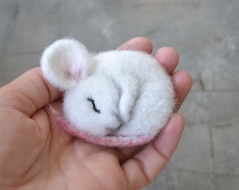 White sleeping mouse animal brooch for women Needle felted replica pin for girl Wool realistic cute mouse Handmade animal jewelry